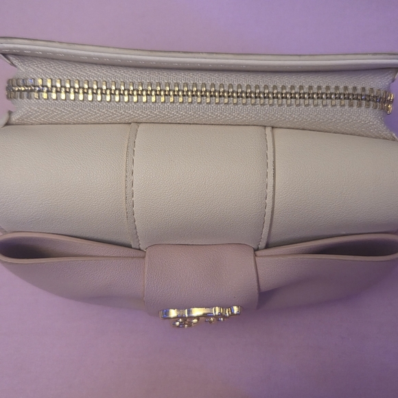 Pink Bow Accessory - Picture 2 of 5